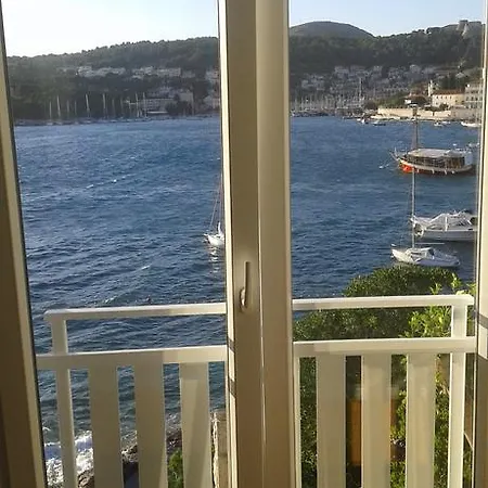 Daire Radosic Hvar Town
